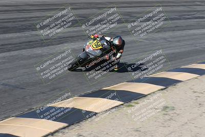 media/Jan-16-2026-CVMA Friday Practice (Fri) [[6f2bf47531]]/5-Racer 4-Trackday1/Session 2 (Bowl)/